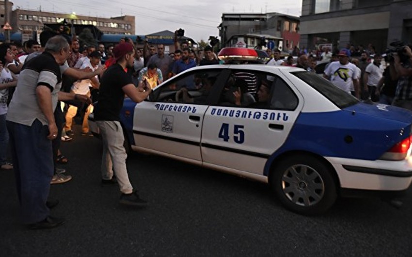 К захваченному зданию ППС в Ереване прибыли дополнительные силы полиции