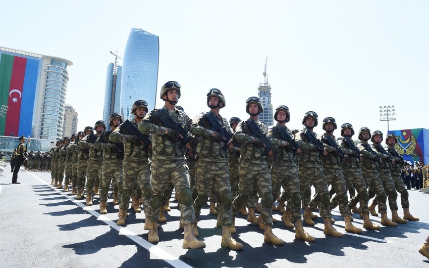 Около 17 тысяч добровольцев обратились в Минобороны Азербайджана