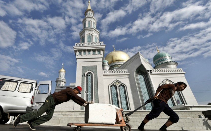 ​В соборной мечети Москвы произошло задымление перед праздничной молитвой