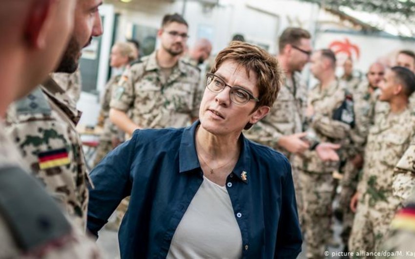 Министр обороны ФРГ прибыла с необъявленным визитом в Ирак