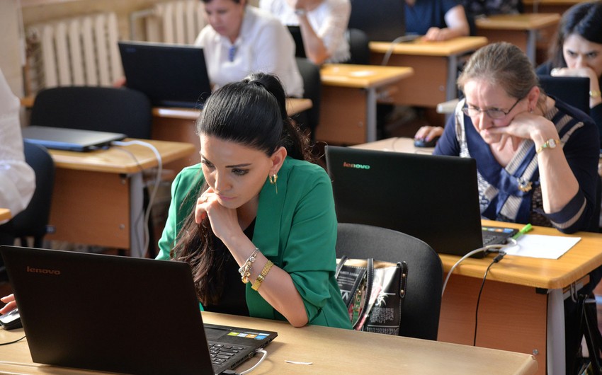 В Азербайджане проходят экзамены по приему на работу учителей