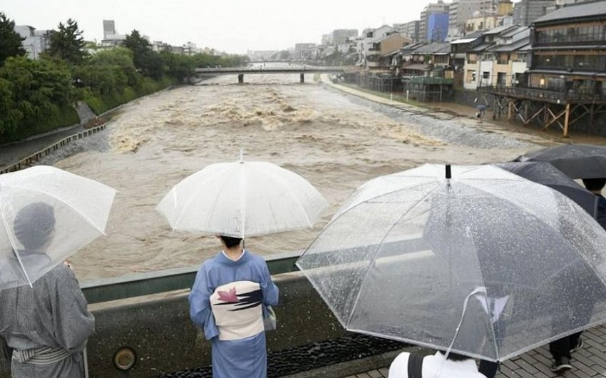В Японии из-за ливневых дождей пропавшими числятся почти 40 человек