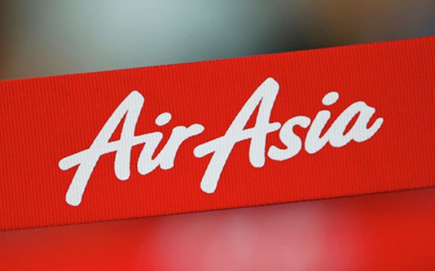​Спасатели начали операцию по подъему фюзеляжа самолета AirAsia