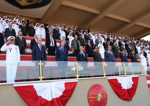 Закир Гасанов принял участие в церемонии выпуска Военно-морского и Лётного училищ Турции
