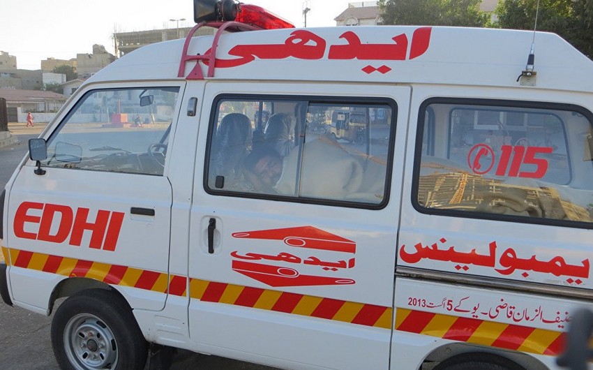 Pakistanda avtobusun yük maşını ilə toqquşması nəticəsində 20-dən çox uşaq yaralanıb