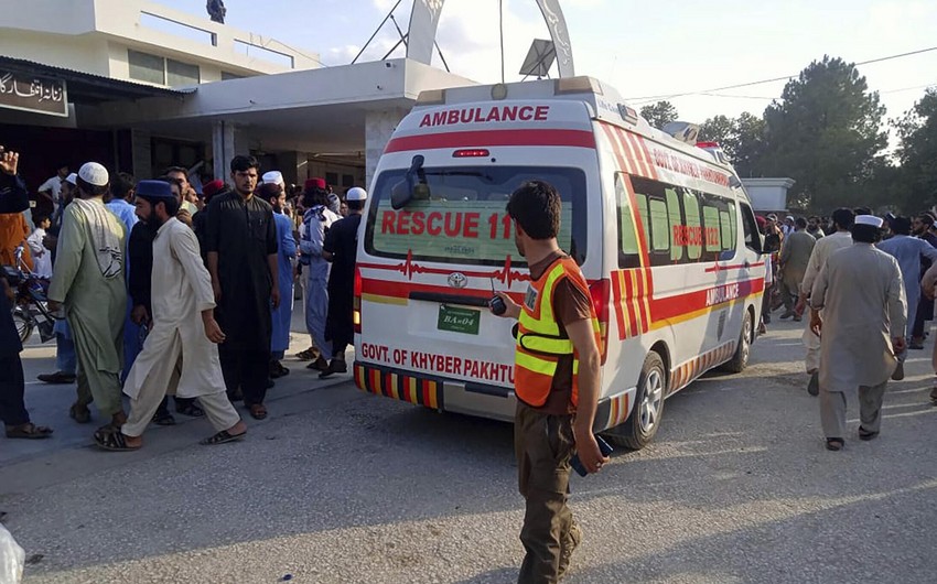 Blast kills two Chinese near Pakistan's Karachi airport