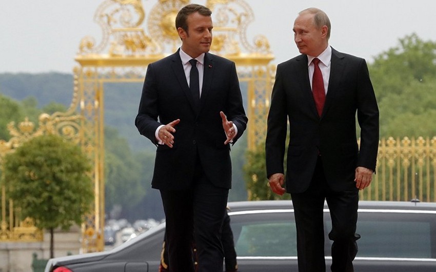 Macron and Putin discuss Syria on the eve of summit in Istanbul