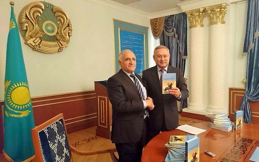 В посольстве Казахстана состоялась презентация казахского эпоса на азербайджанском языке - ФОТО