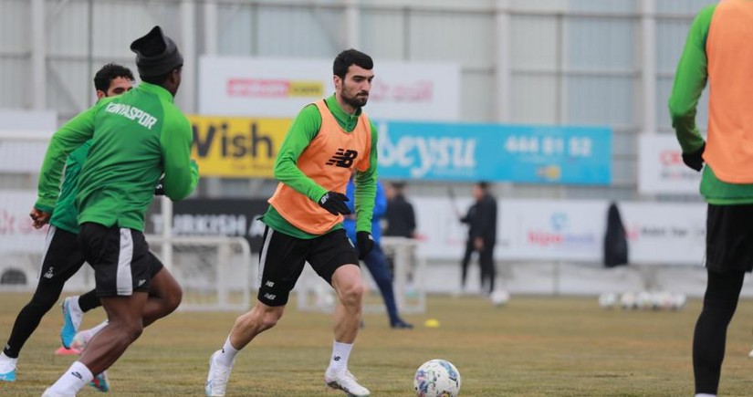 “Konyaspor” Mahir Emreliyə görə cərimə ödəyəcək