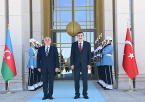 Azerbaijani PM, Turkish VP hold one-on-one meeting in Ankara