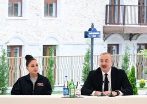 Президент Ильхам Алиев на встрече с шушинцами рассказал о восстановлении исторических памятников в городе