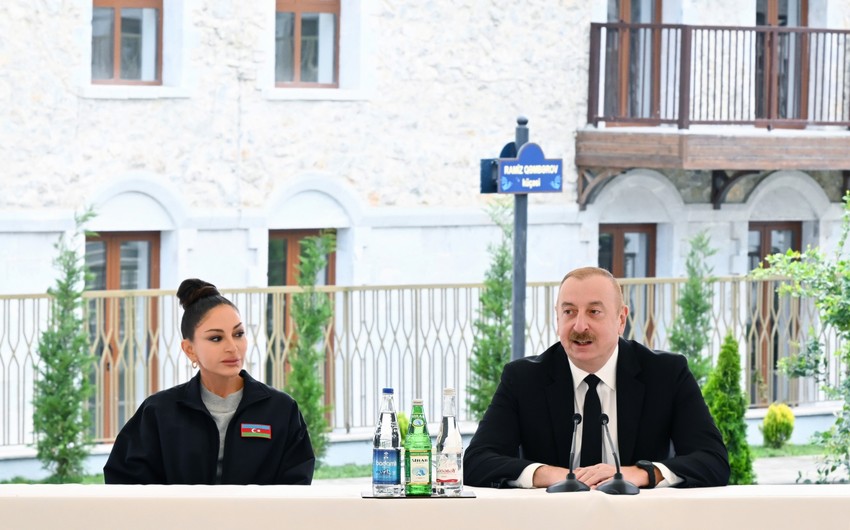 President Ilham Aliyev highlights restoration of historical monuments during his meeting with Shusha residents