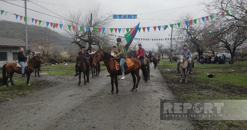 Qaxın Əmbərçay kəndində Novruz şənliklərində at yarışları keçirilib
