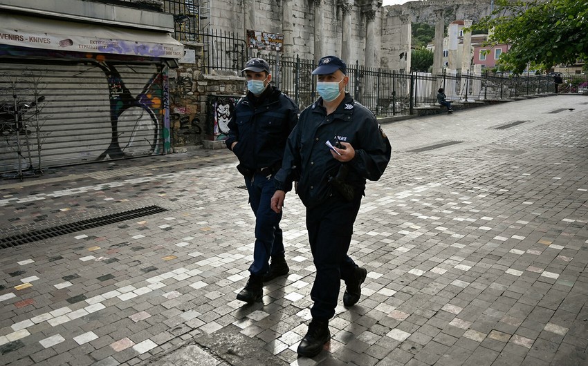 Во время беспорядков в Афинах пострадали десять полицейских
