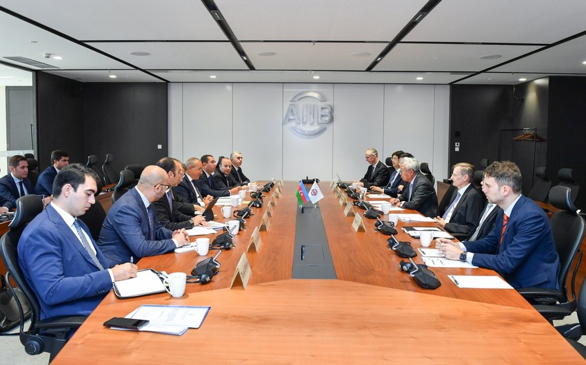 Azerbaijan, AIIB discuss directions of cooperation