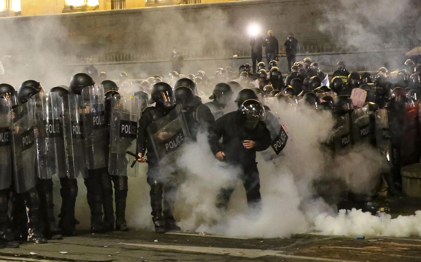 В беспорядках на митинге в Тбилиси задержаны два человека