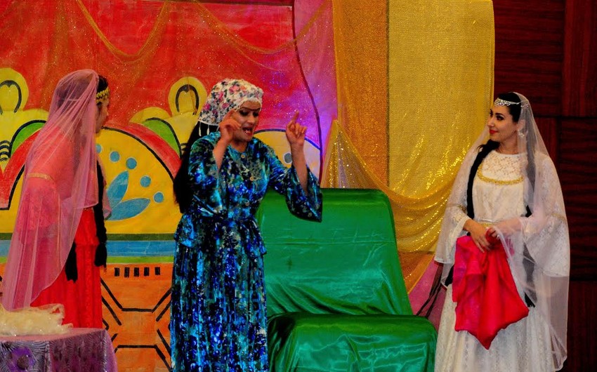 Qusar teatrının aktyorları “Arşın mal alan” operettasını nümayiş etdiriblər