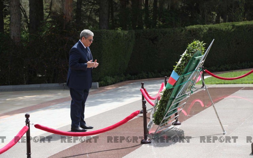 Посол Египта посетил Аллею почетного захоронения