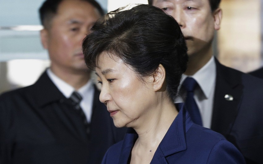 Cənubi Koreyanın sabiq prezidenti Pak Kın Henin həbsi barədə qərar verilib