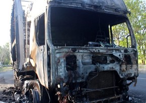 В Гахе загорелся принадлежащий гражданину Ирана грузовой автомобиль