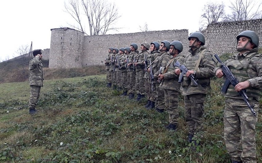 В Азербайджанской армии почтена память шехидов Отечественной войны