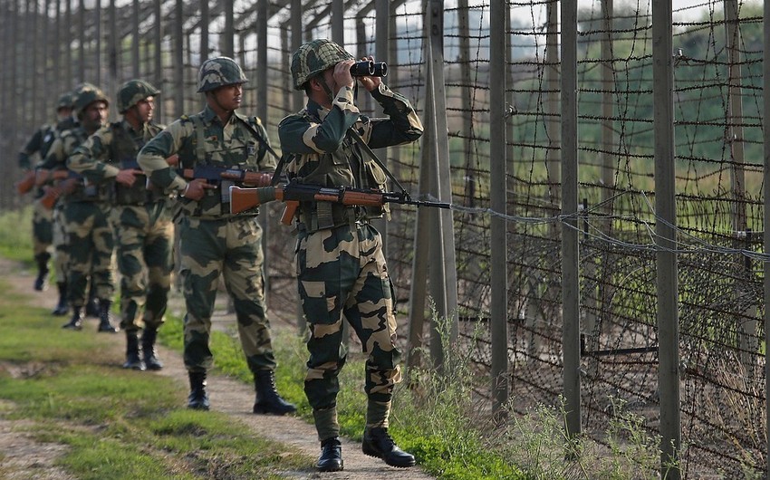 Трое солдат армии Пакистана и пятеро военнослужащих Индии погибли при перестрелке в Кашмире