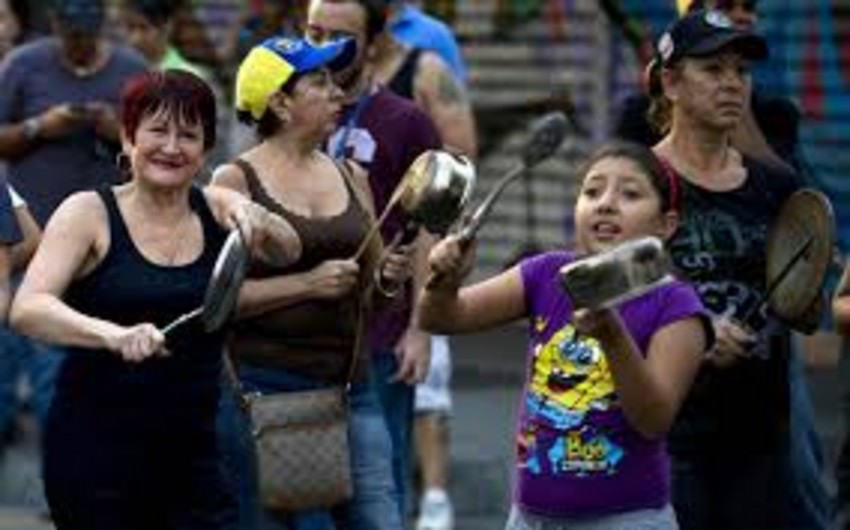 В Венесуэле прошел оппозиционный марш пустых кастрюль
