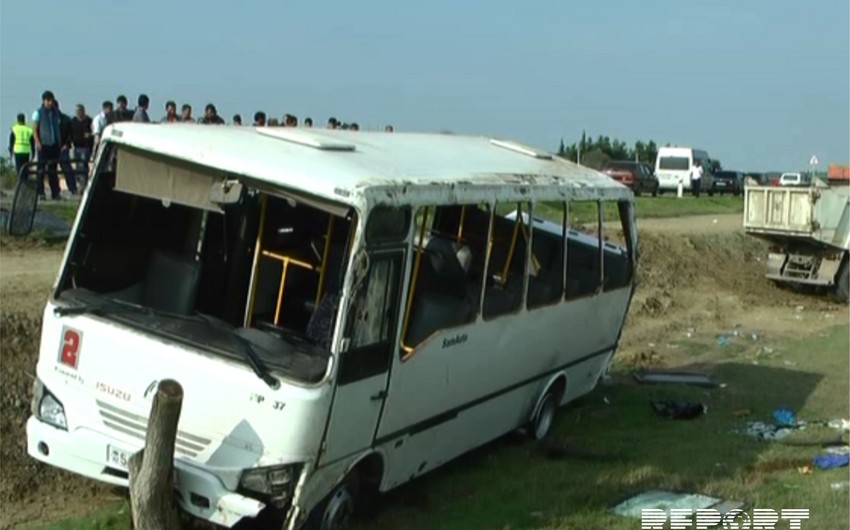 Пострадавшие в аварии в Сабирабаде 3 школьника помещены в больницу в Баку