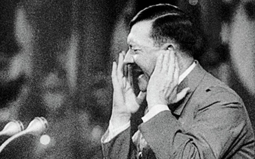 Adolf Hitlerin özünün yazdığı ilk tərcümeyi-halı tapılıb