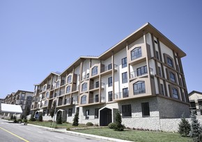 President Ilham Aliyev examines construction progress of residential complex for 524 families in Kalbajar