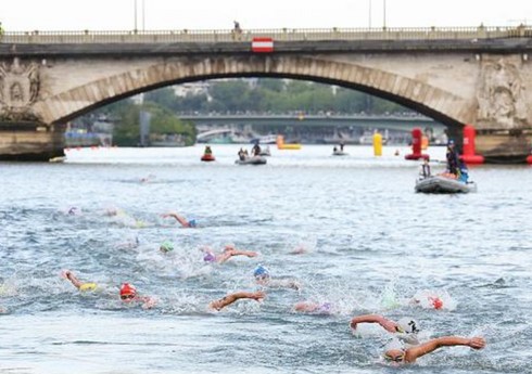 На Олимпиаде в Париже отменили тренировки по плаванию на открытой воде