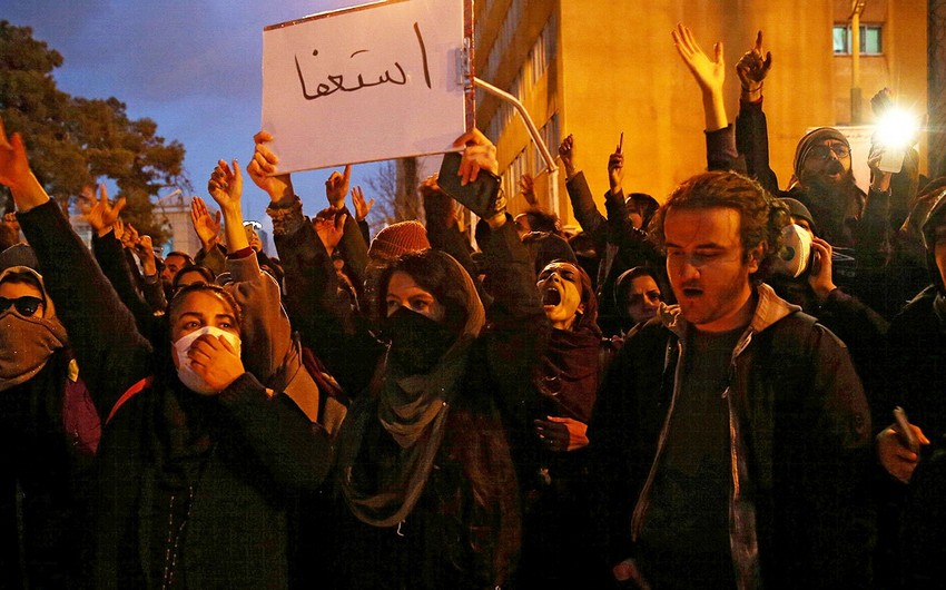 В Тегеране начались антиправительственные протесты