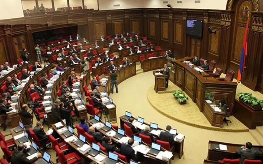 KİV: Ermənistan parlamentinin iclasının gündəliyinə DQRin tanınması məsələsi salınmayıb
