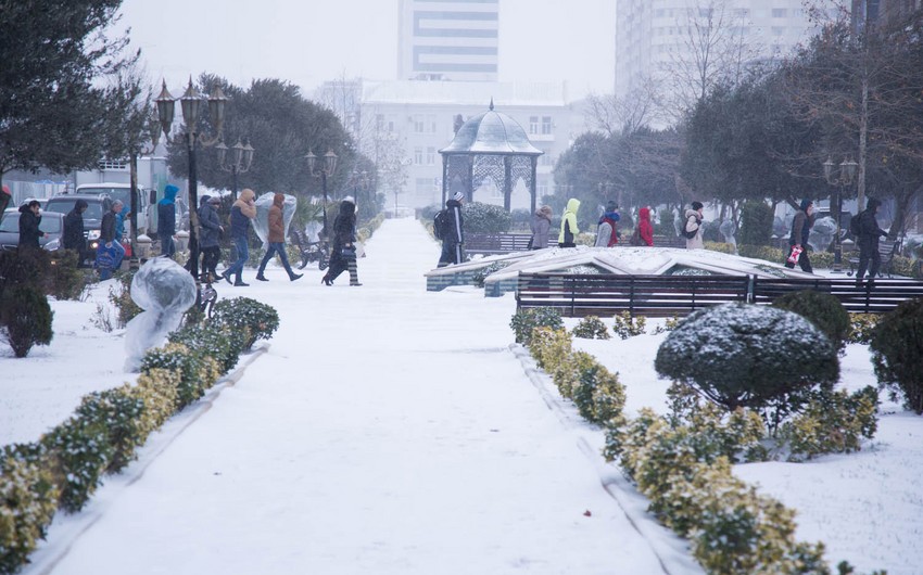 Завтра в Азербайджане прогнозируется снег и морозы, на дорогах будет гололедица