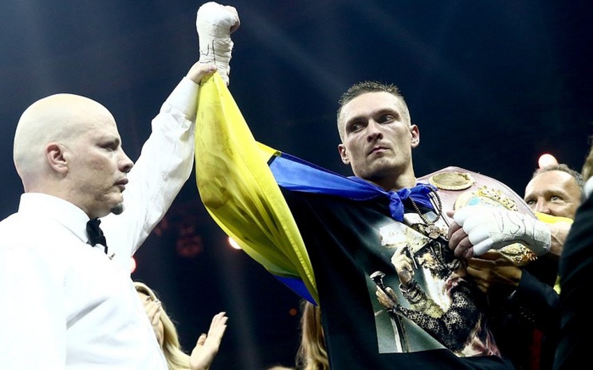 Украинец Усик стал абсолютным чемпионом мира по боксу, победив россиянина Гассиева