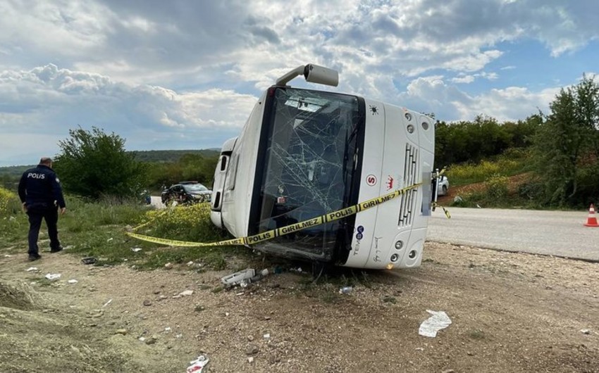 Türkiyədə ağır yol qəzası baş verib, 23 nəfər yaralanıb