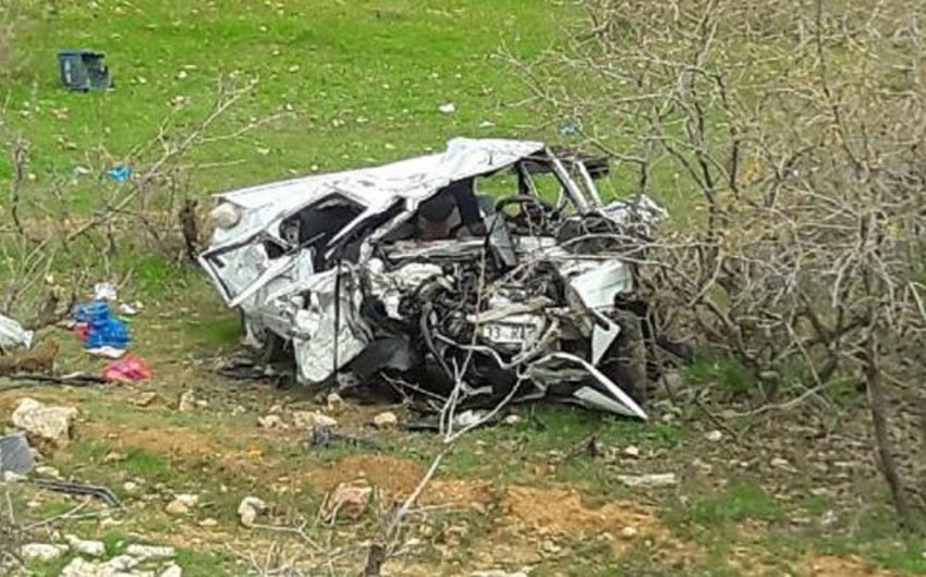 Türkiyədə yol qəzasında 5 nəfər ölüb, 4 nəfər yaralanıb