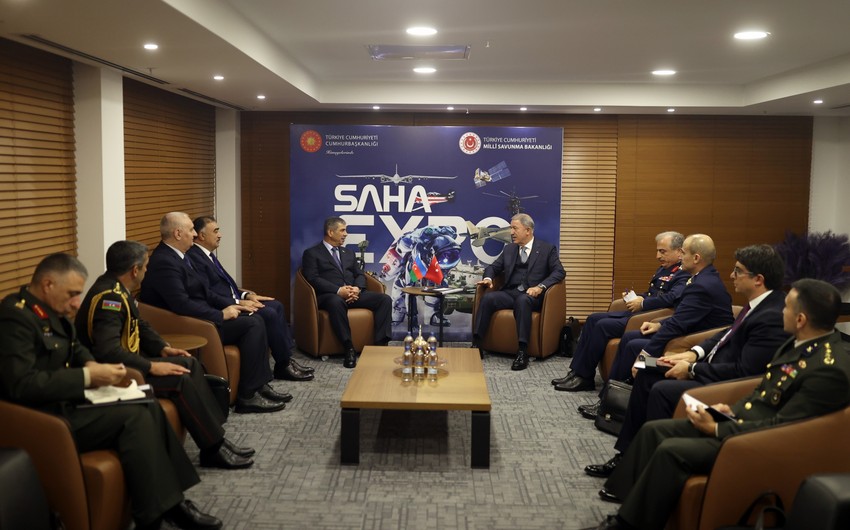 Azerbaijani, Turkish defense ministers meet