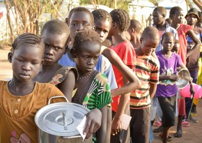 ÜST: Sudanda kütləvi aclıq təhlükəsi mövcuddur