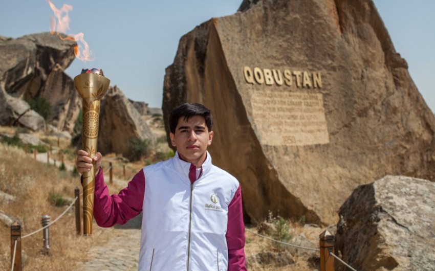 Факел «Баку-2015» доставлен в Гобустанский национальный историко-художественный заповедник
