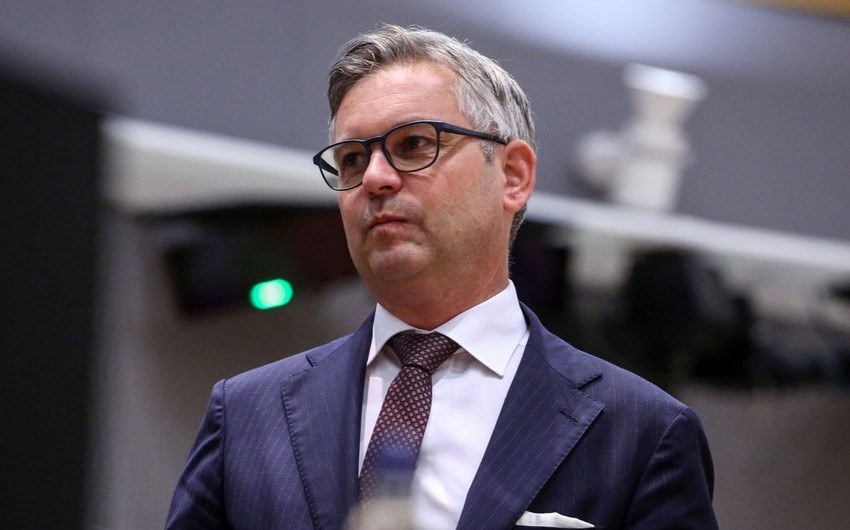 Австрийский министр госпитализирован после падения с электросамоката