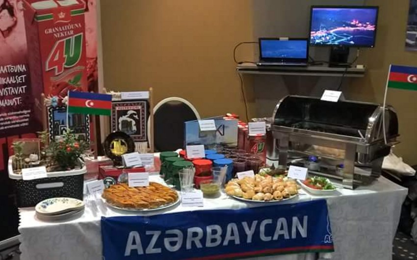 Azərbaycan səfirliyi Tallində keçirilən Milad bazarında iştirak edib