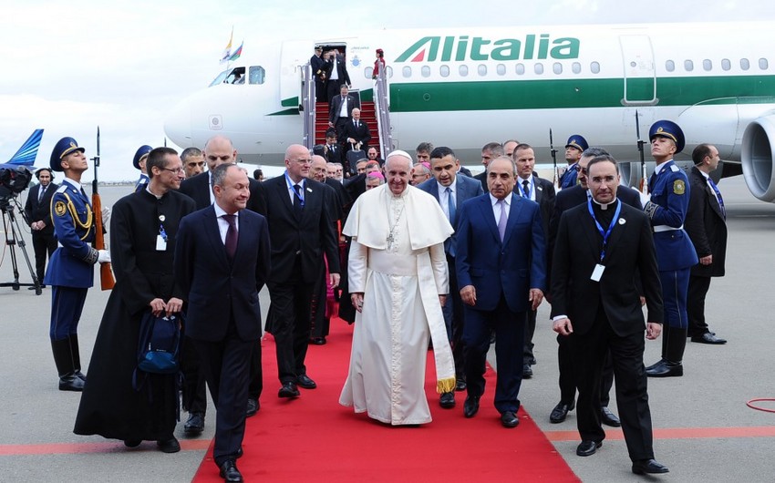 Папа Римский прибыл в Азербайджан с пасторским визитом
