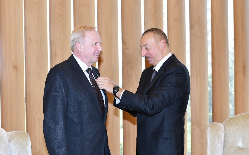 Prezident İlham Əliyev BP şirkətinin baş icraçı direktoru ilə görüşüb