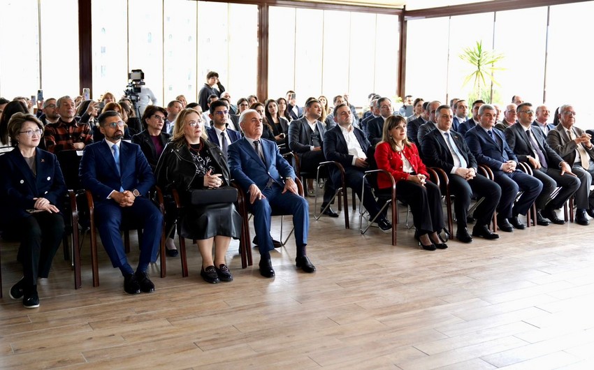 İçərişəhərdə MakTAB məzunlarının təltifetmə mərasimi keçirilib