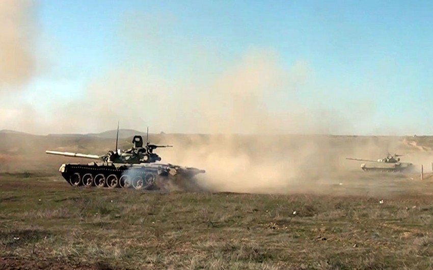 Азербайджанские танкисты провели первые боевые стрельбы в новом учебном году