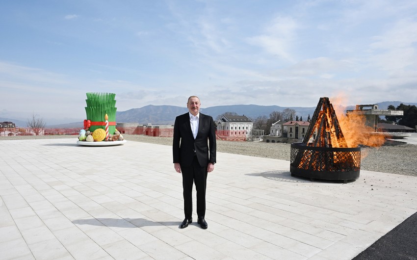 Ильхам Алиев поздравил народ Азербайджана с праздником Новруз