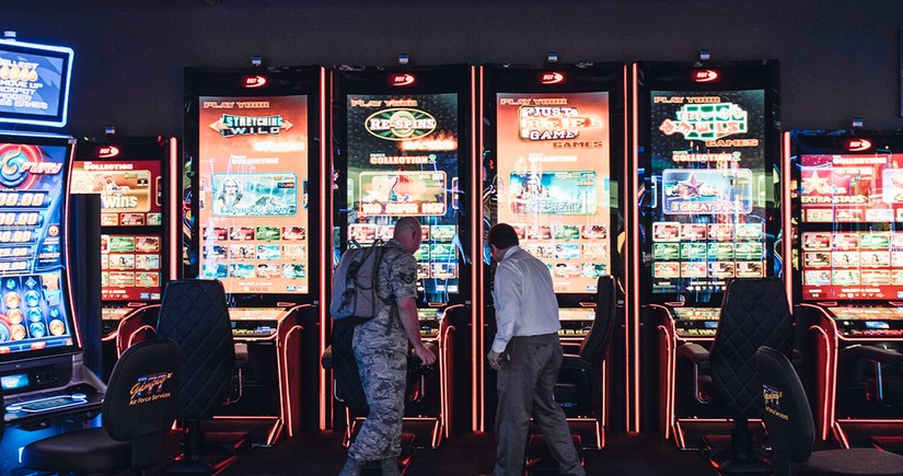 Pentagon earns $100M annually on slot machines overseas
