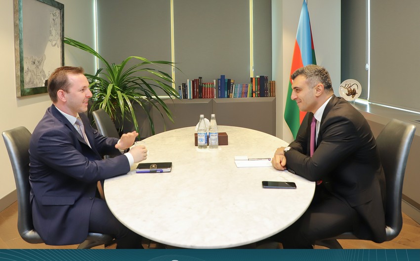 'Ascension' winner receives guidance from Azerbaijan's top banking executive