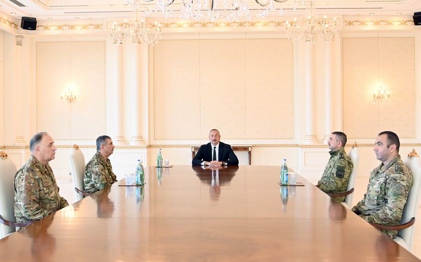 Верховный главнокомандующий Ильхам Алиев провел оперативное совещание с участием руководящего состава ВС